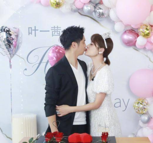 为什么电脑音箱里面有广播的声音，应如何解决？